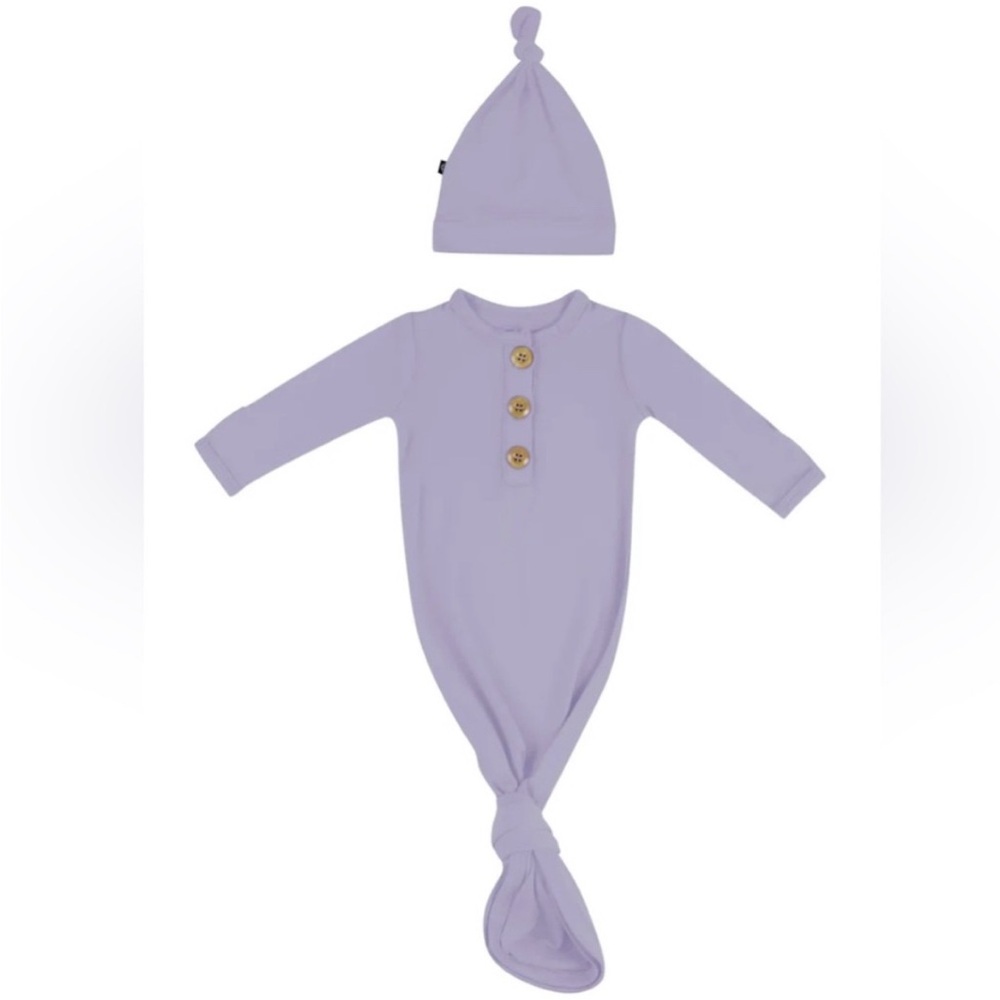 EUC Kyte Baby Periwinkle gown with hat.